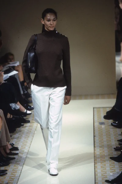 Look 15